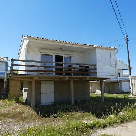 Un Chalet En Bois A La Plage Gruissan Exterior photo