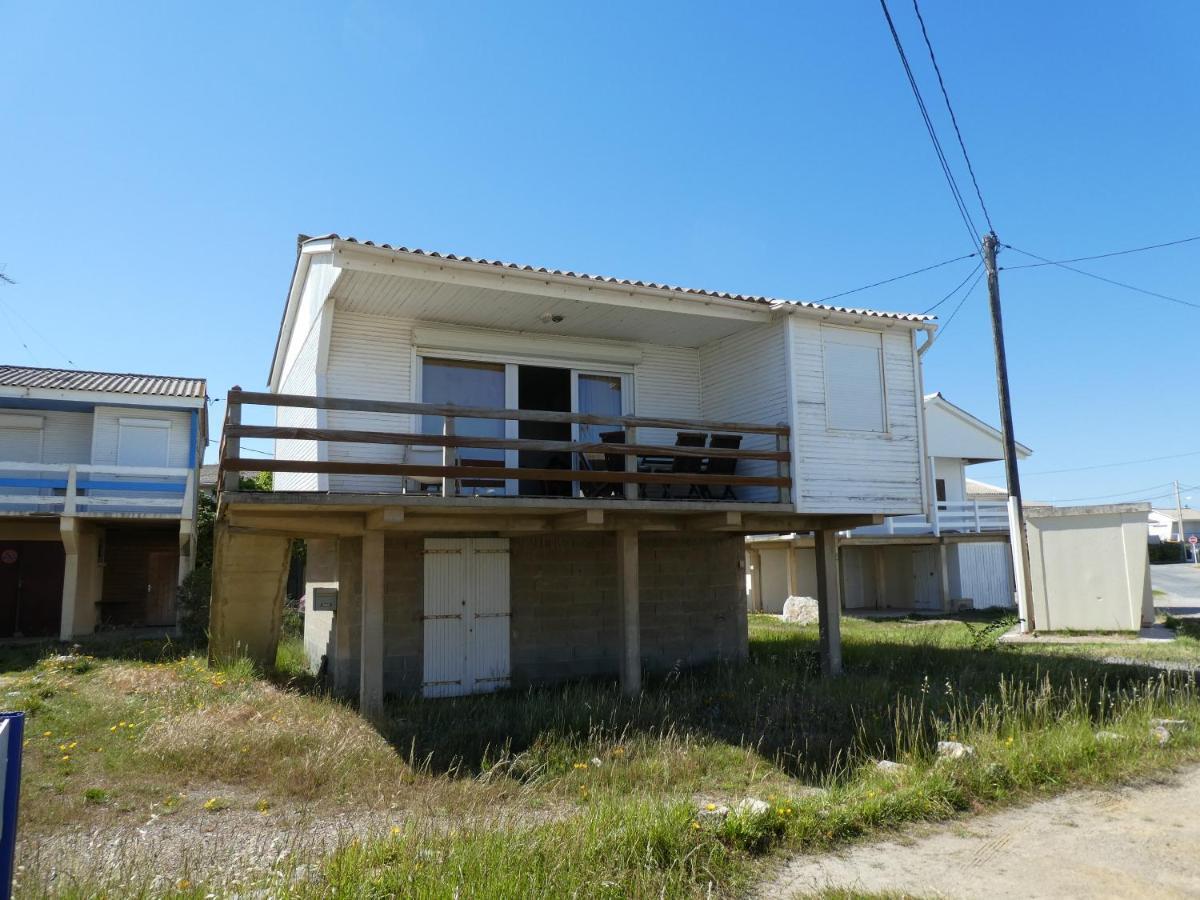 Un Chalet En Bois A La Plage Gruissan Exterior photo
